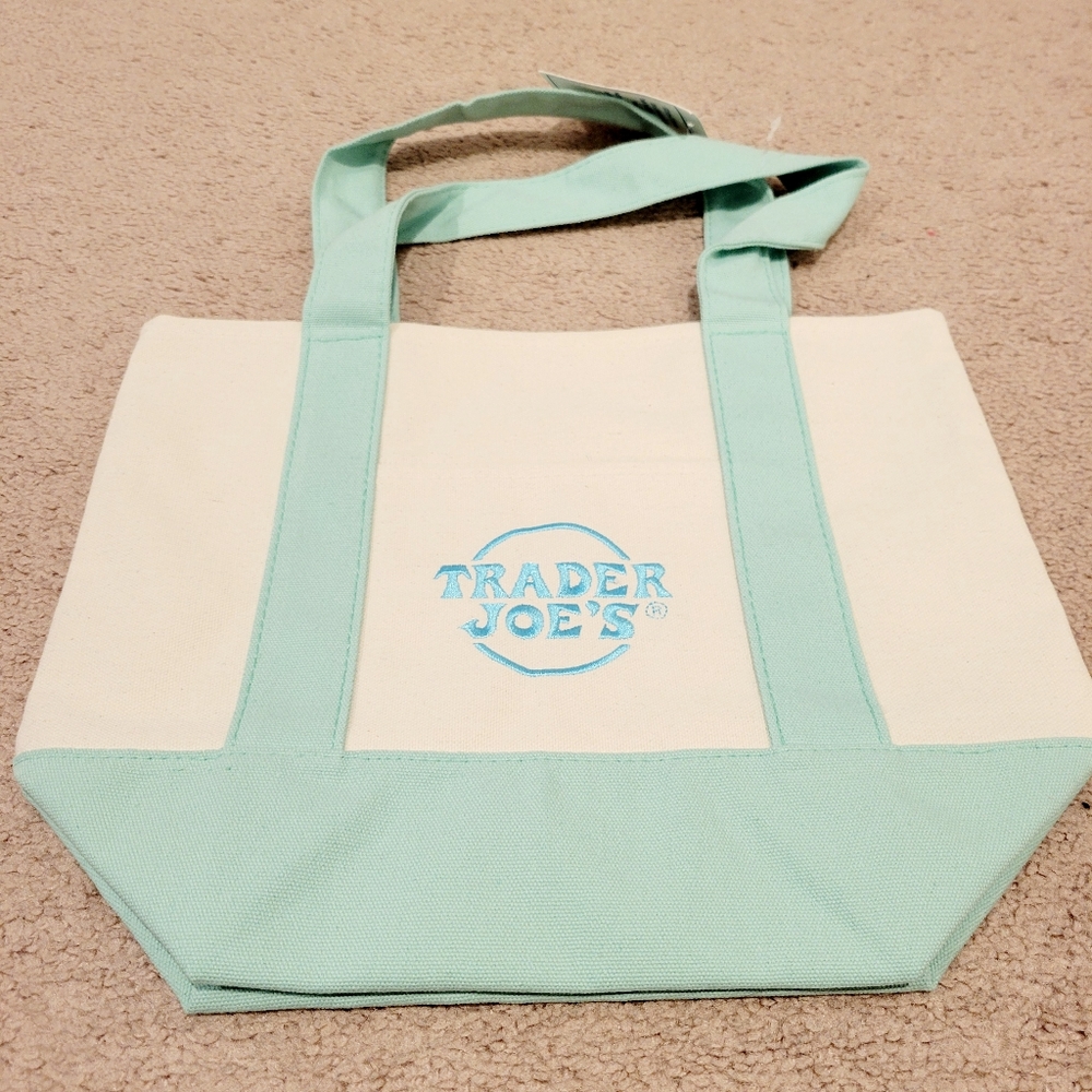 Trader Joes Pastel Mint Green and Cream Tote Bag Mini NWT